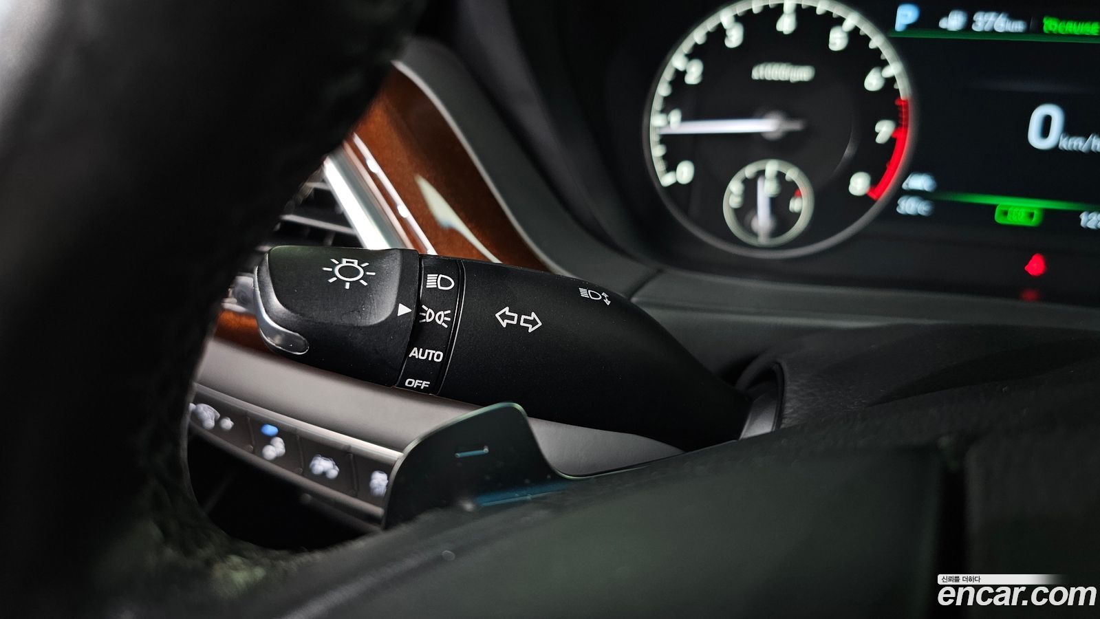 Genesis EQ900