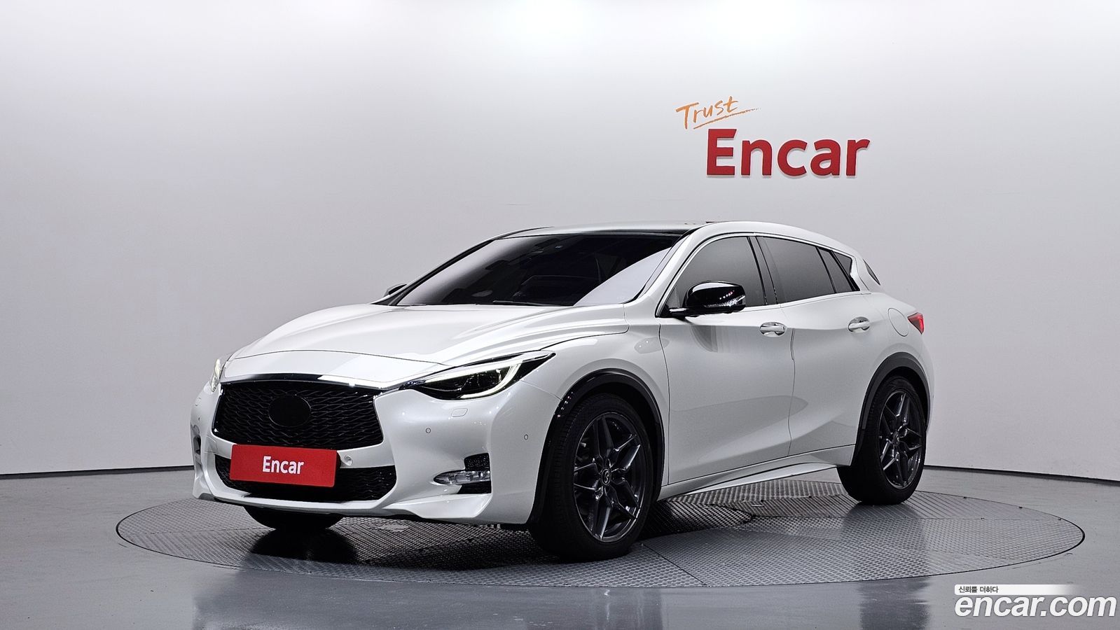 Infiniti Q30