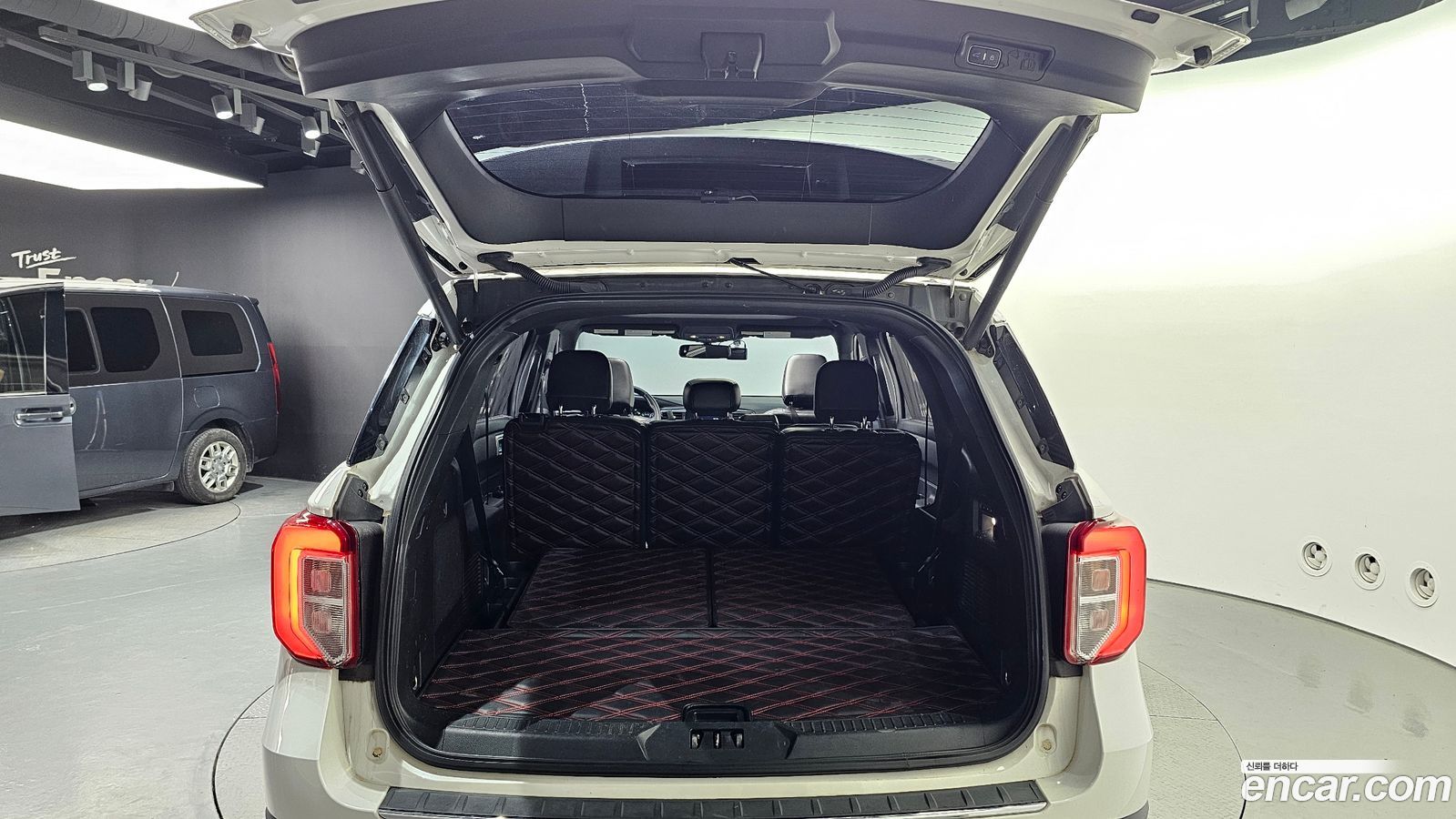 Ford Explorer Mk6