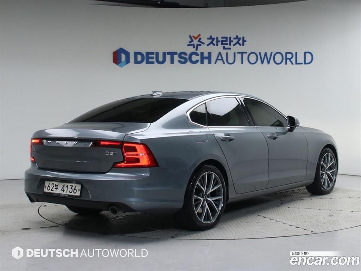 Volvo S90