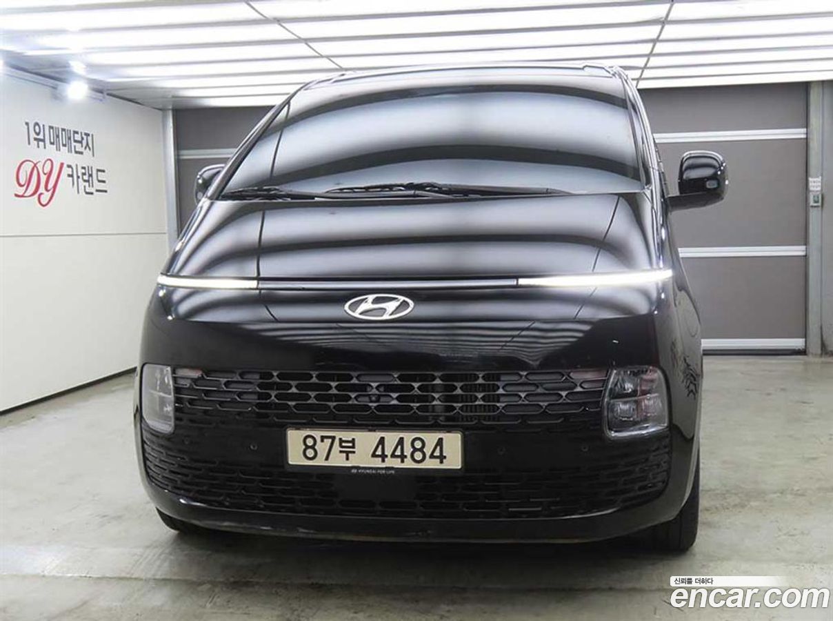 Hyundai Staria