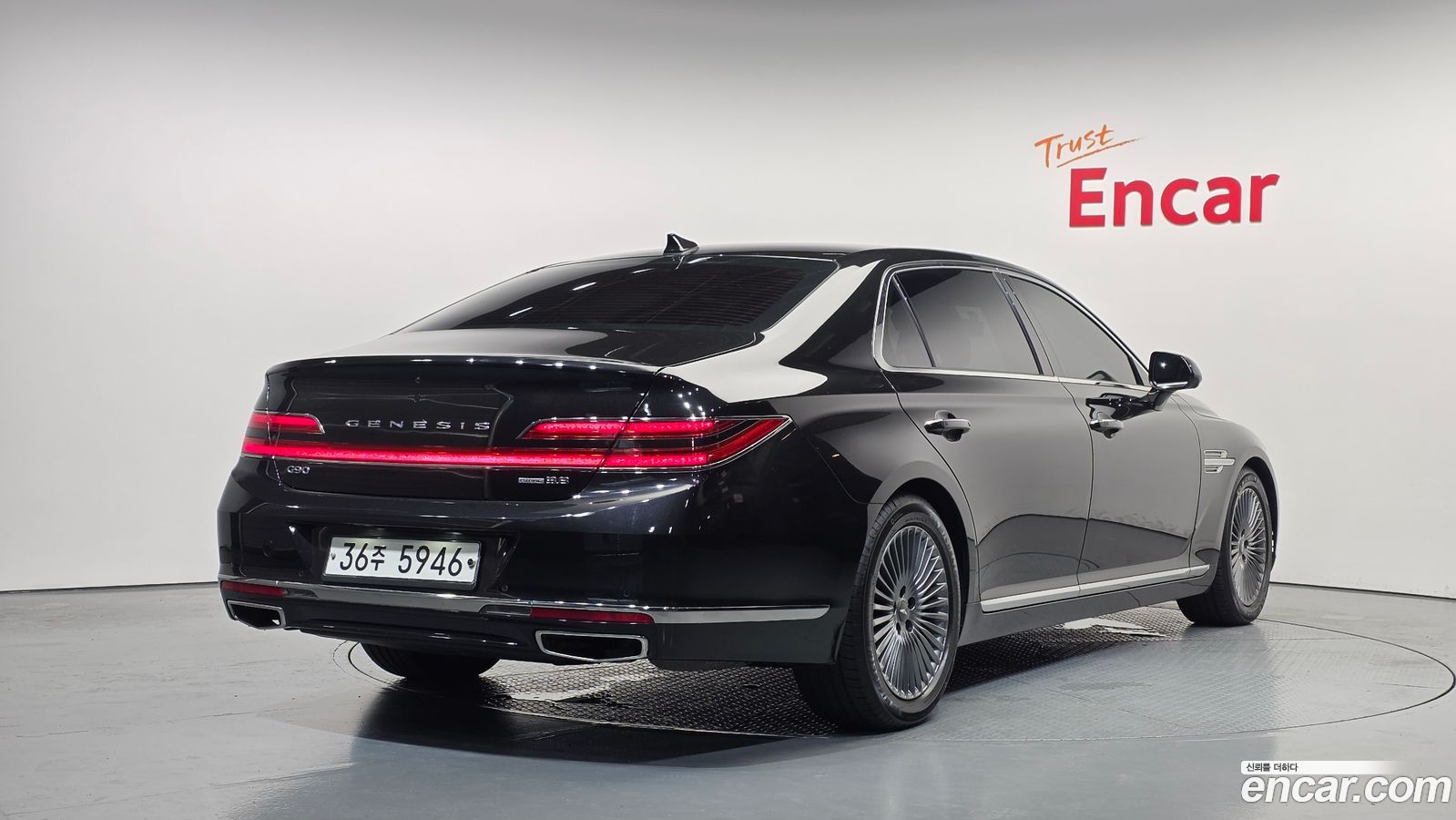 Genesis G90