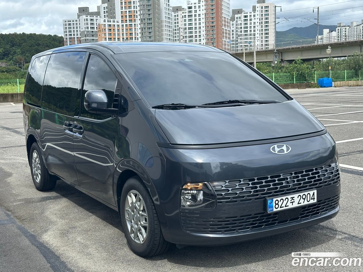 Hyundai Staria