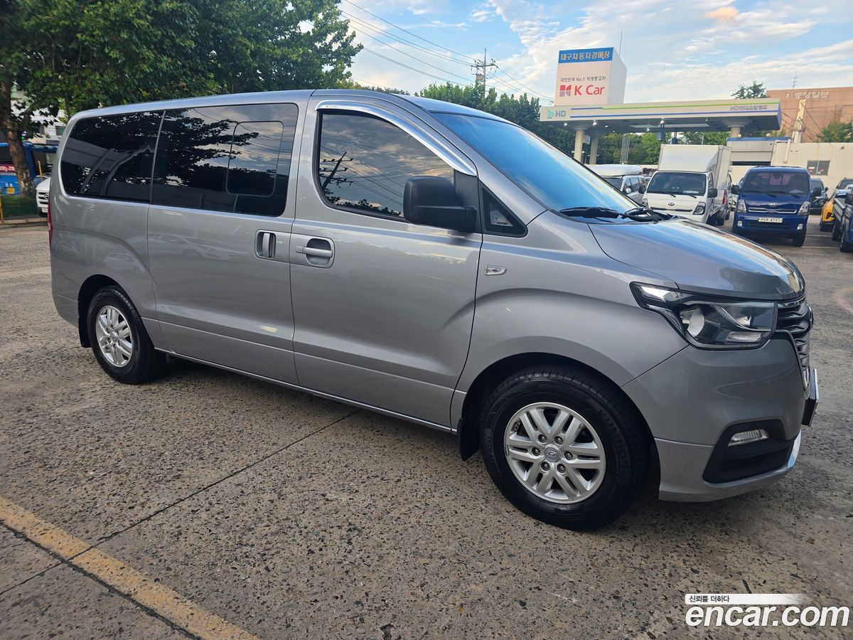 Hyundai Starex