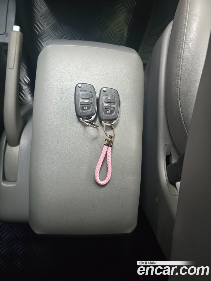 Hyundai Starex