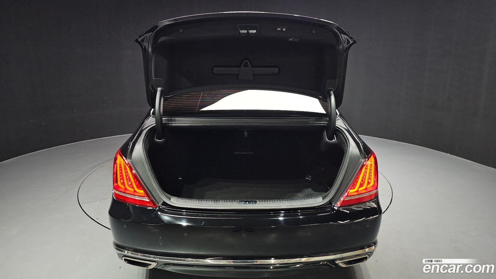 Genesis EQ900