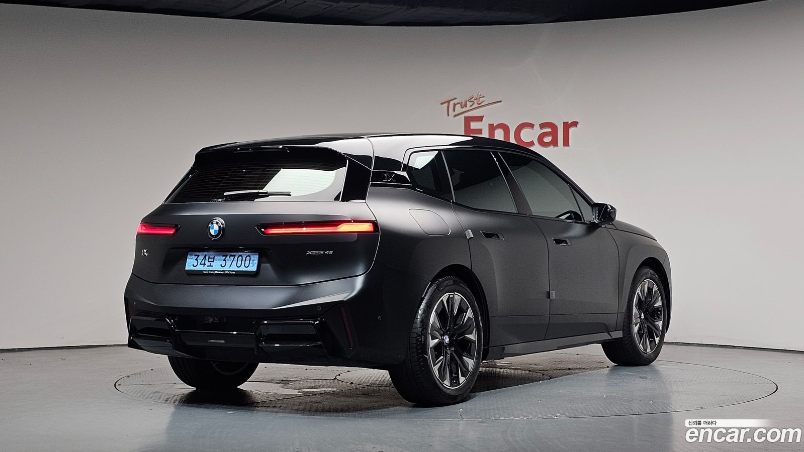 BMW iX