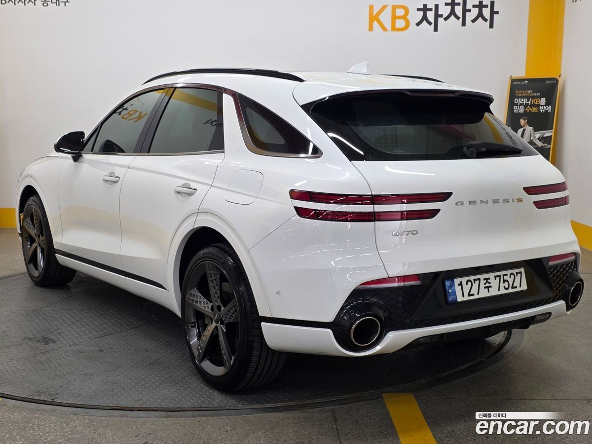 Genesis GV70