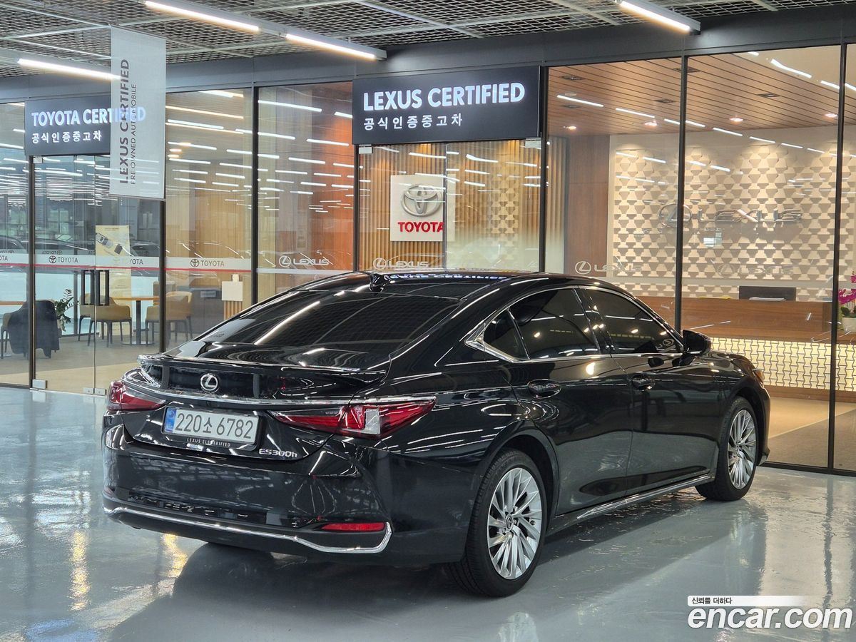 Lexus ES Mk7