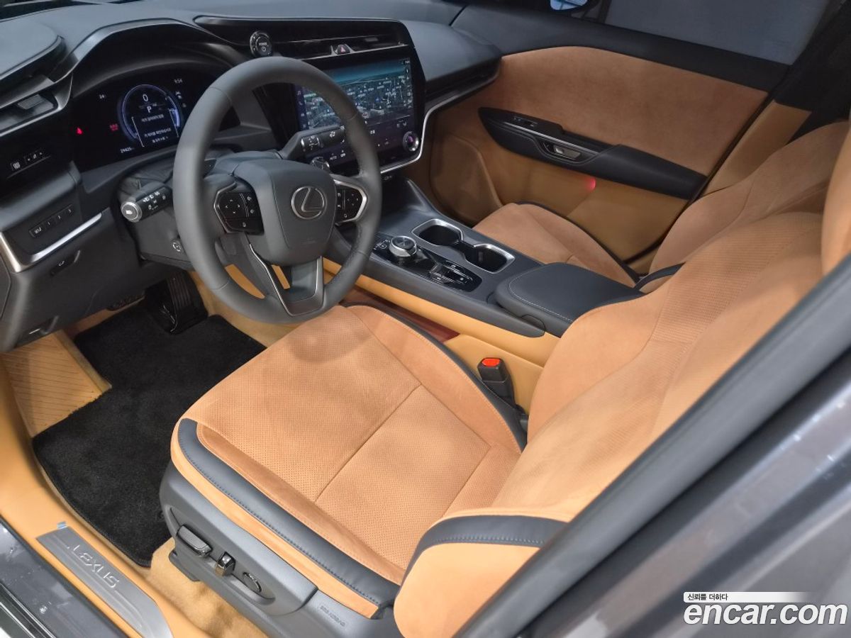 Lexus RZ