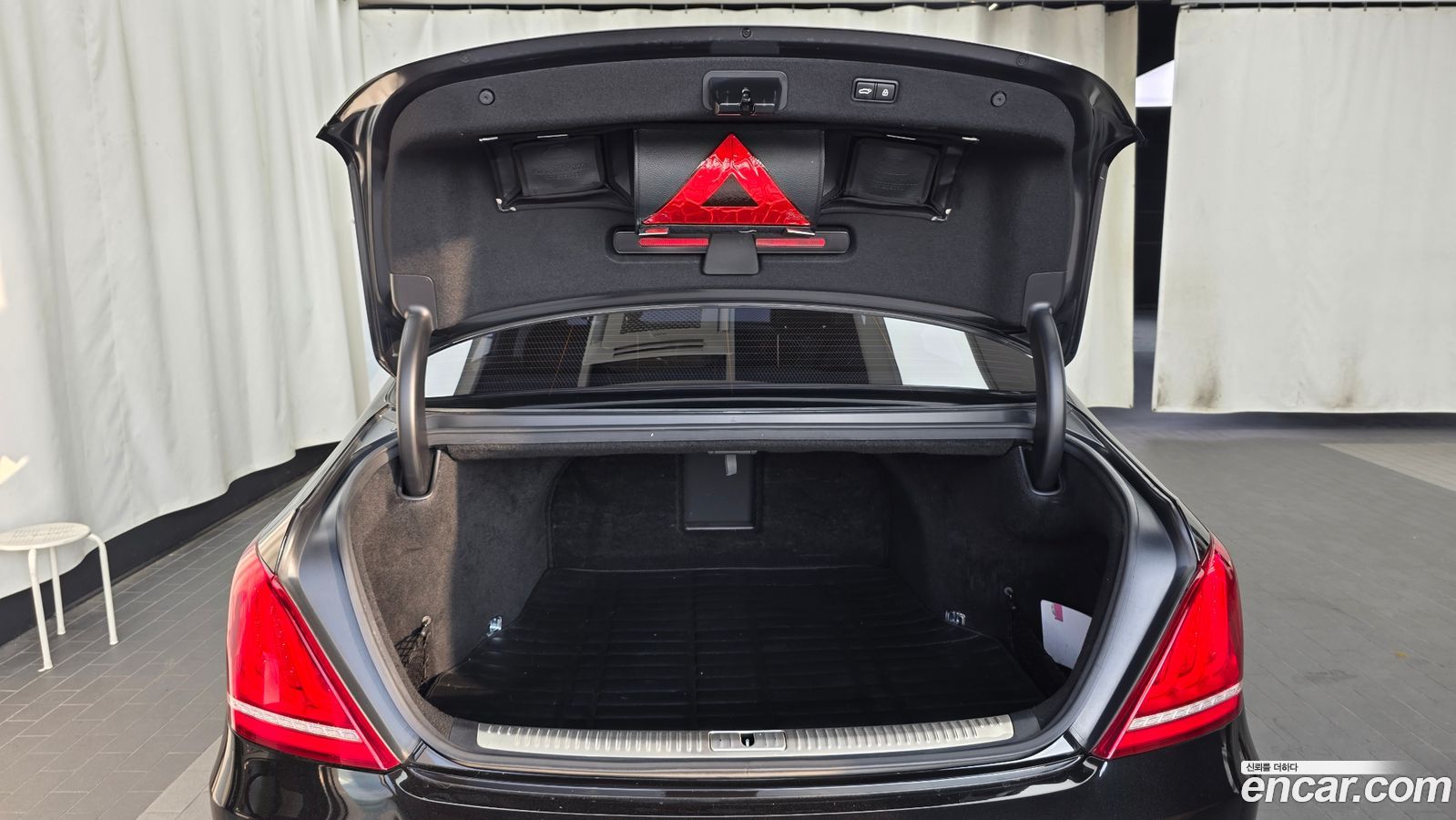 Genesis EQ900
