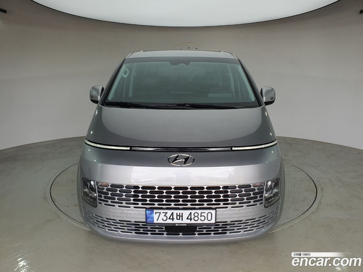Hyundai Staria