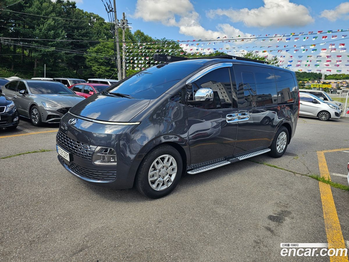 Hyundai Staria