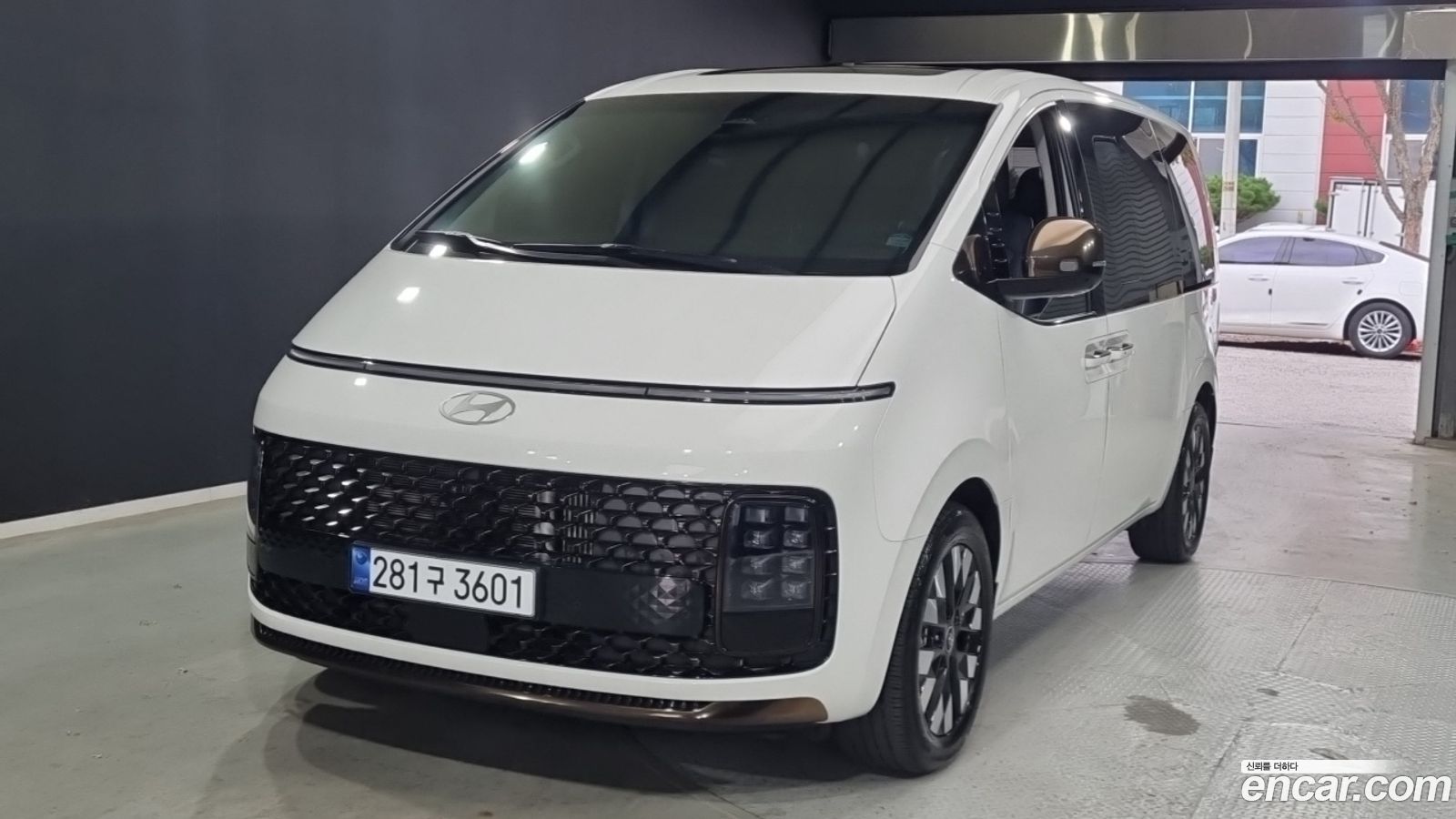 Hyundai Staria