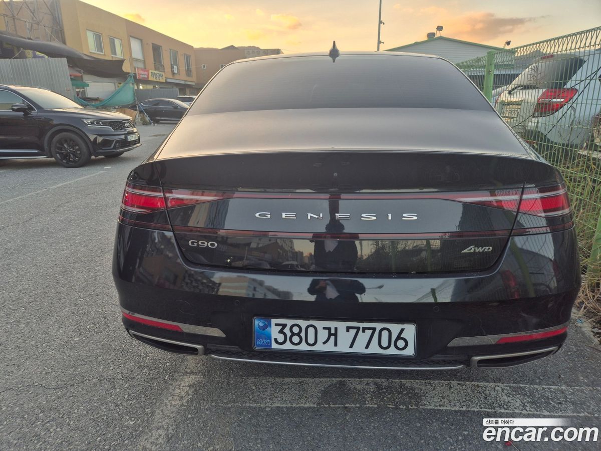 Genesis G90