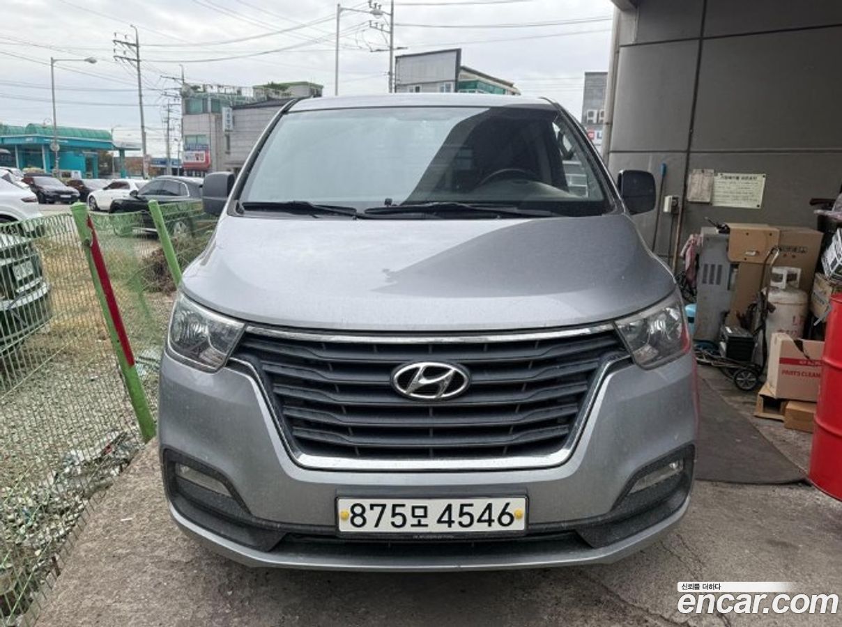 Hyundai Starex