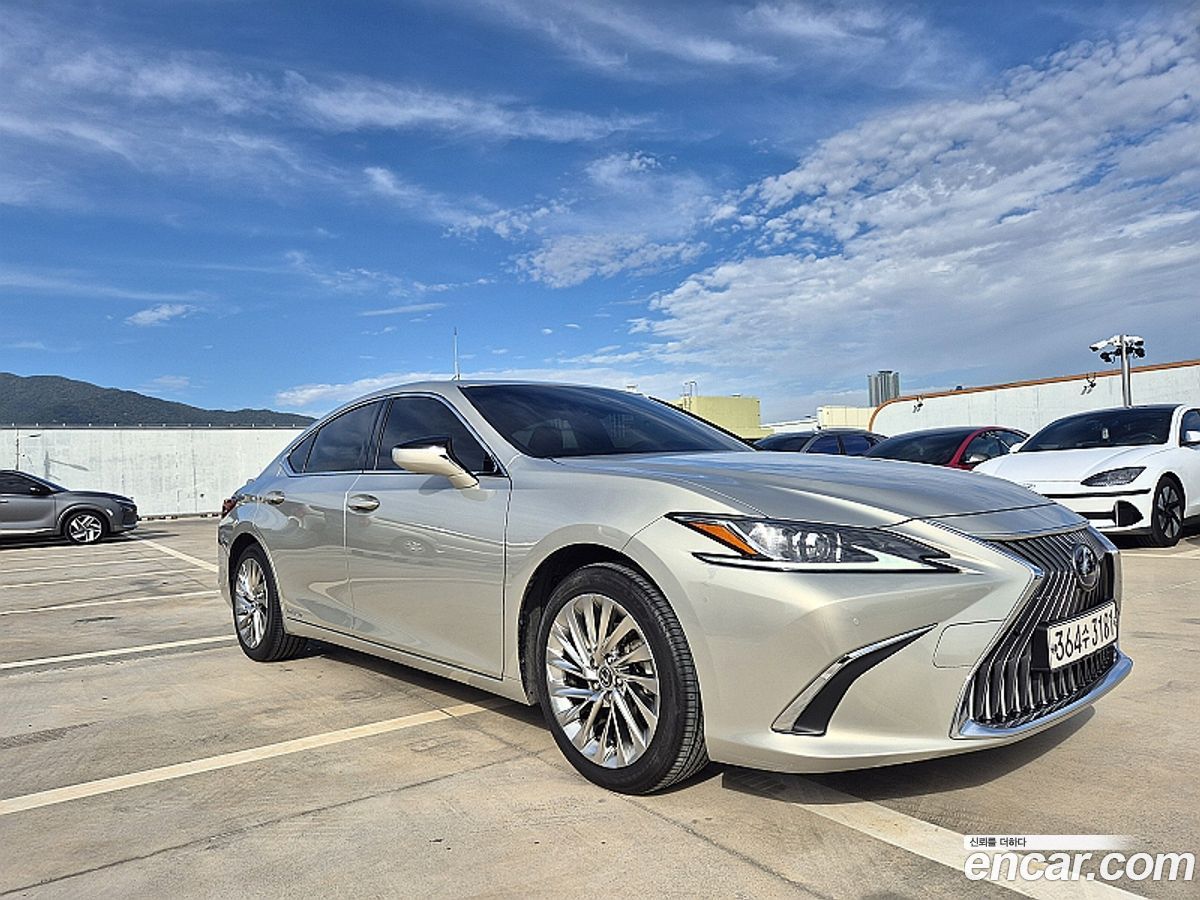 Lexus ES Mk7