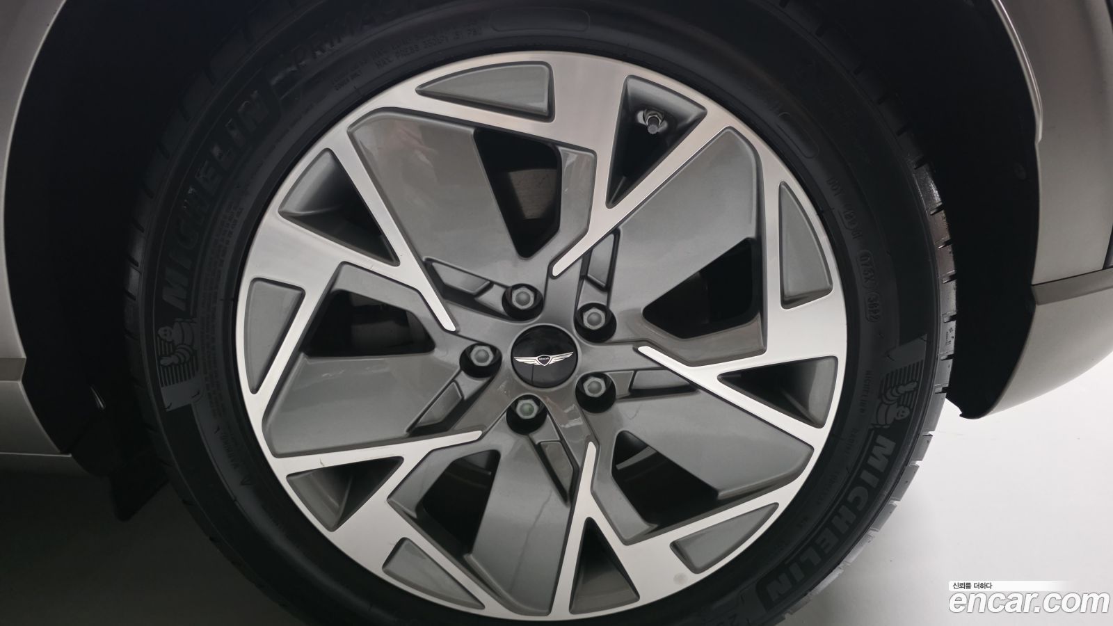 Genesis GV60