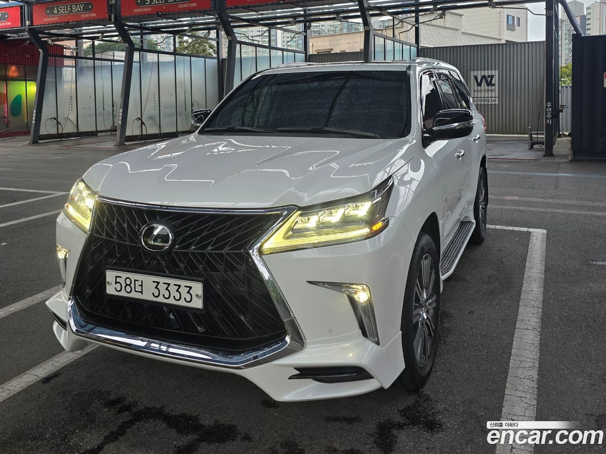 Lexus LX