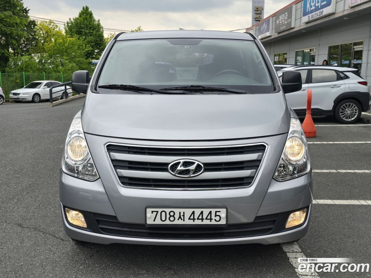 Hyundai Starex