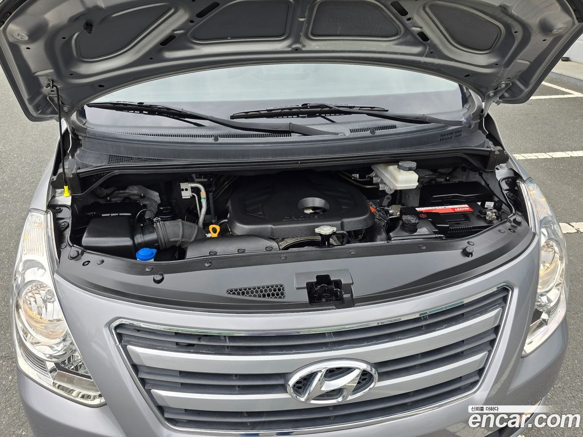 Hyundai Starex