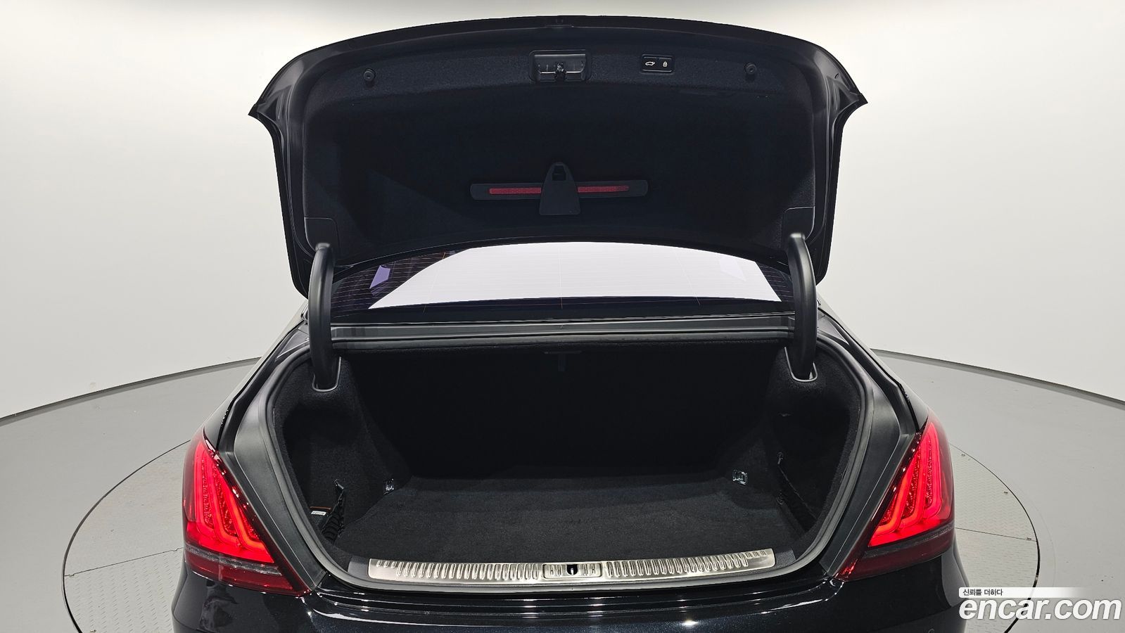 Genesis EQ900