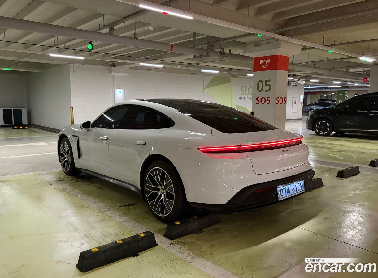 Porsche Taycan