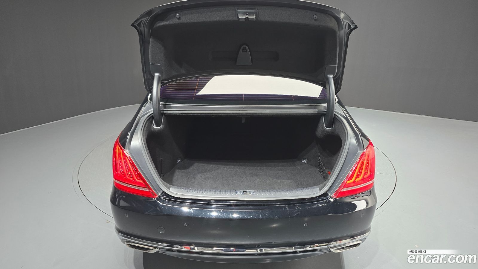 Genesis EQ900