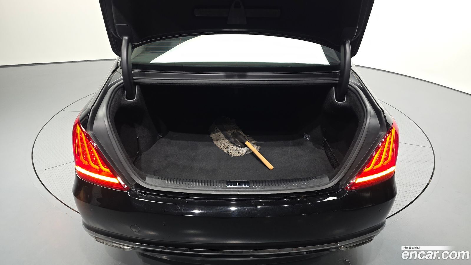 Genesis EQ900