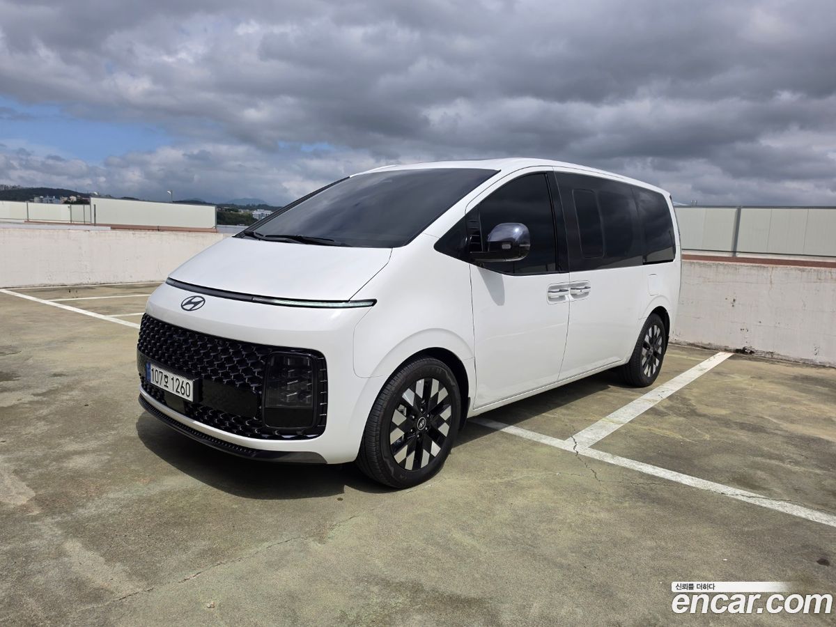 Hyundai Staria