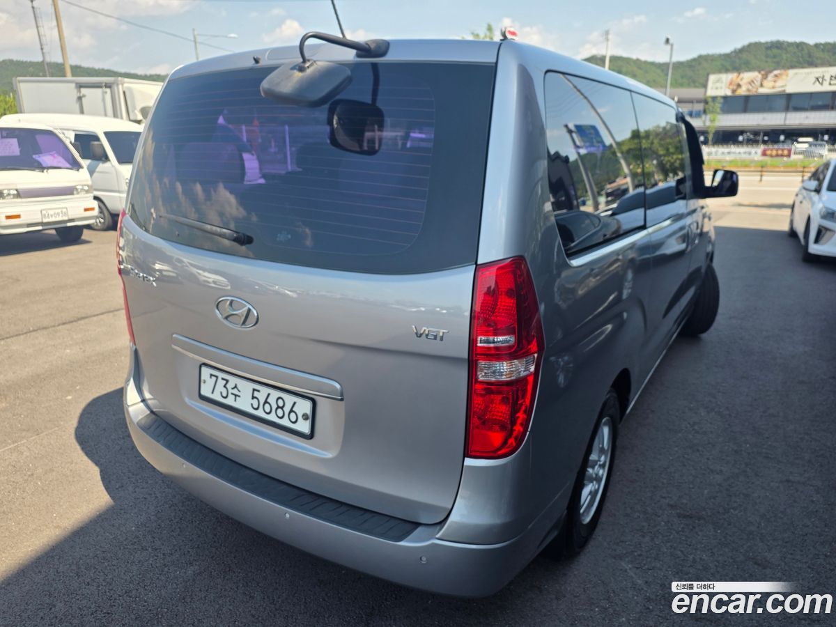 Hyundai Starex