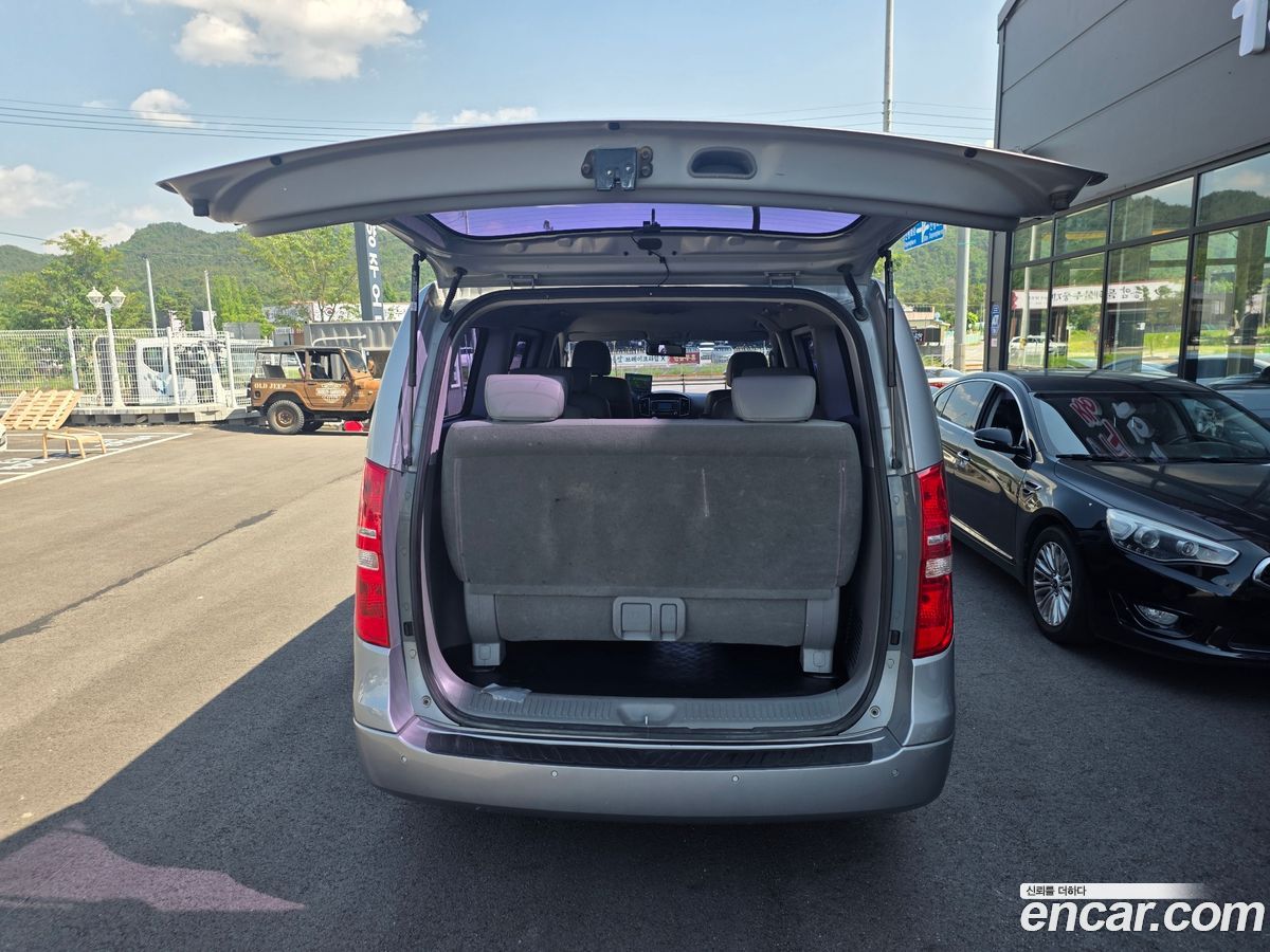 Hyundai Starex