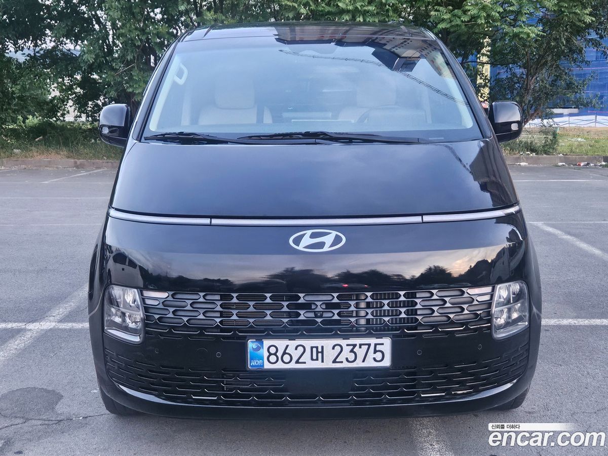 Hyundai Staria