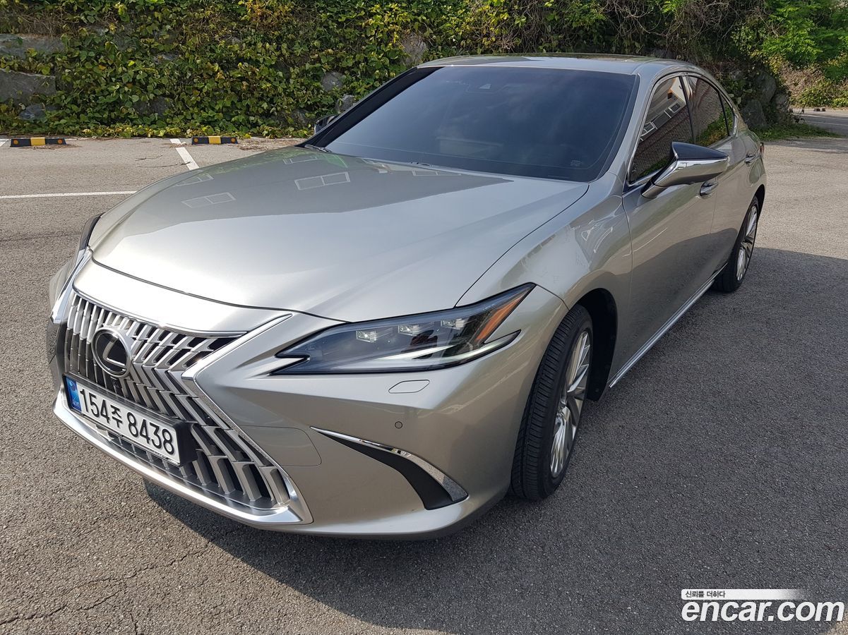 Lexus ES Mk7