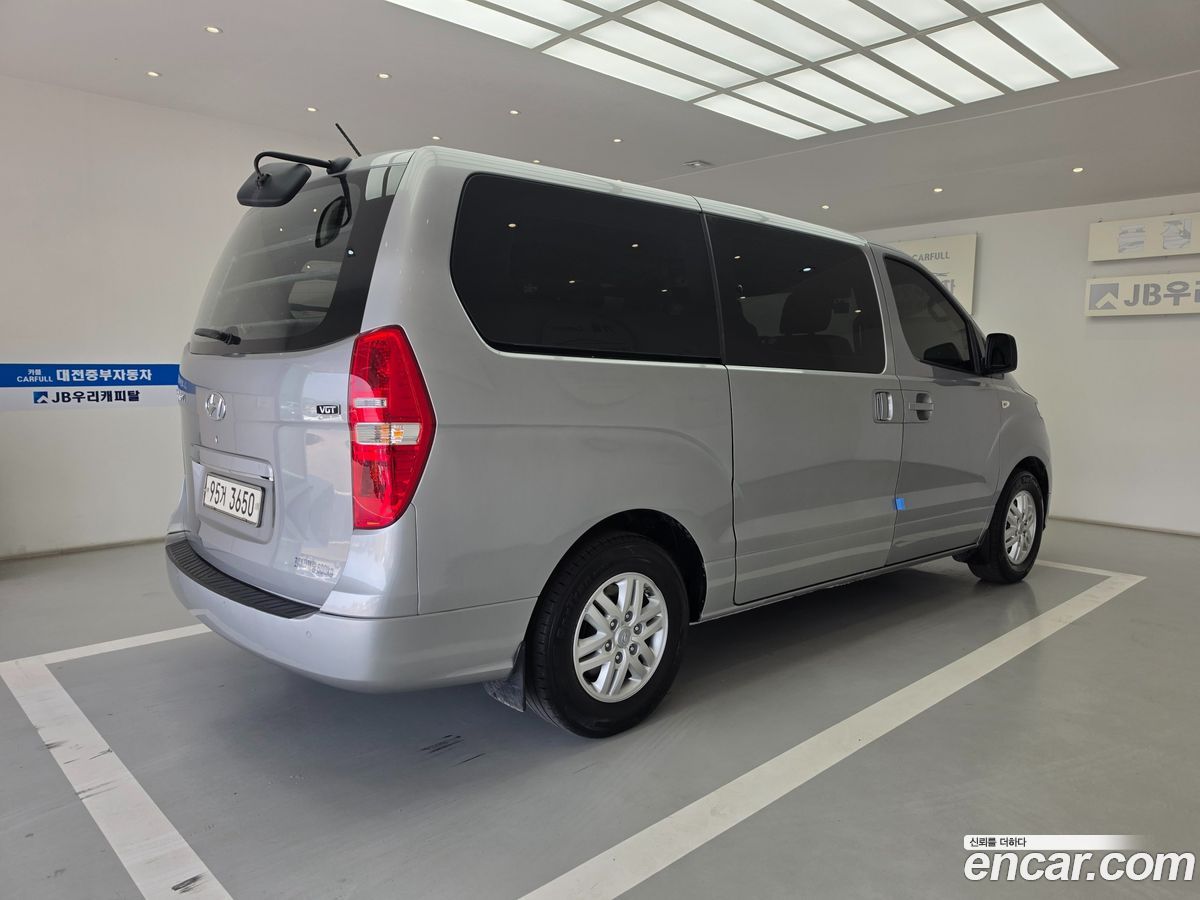Hyundai Starex