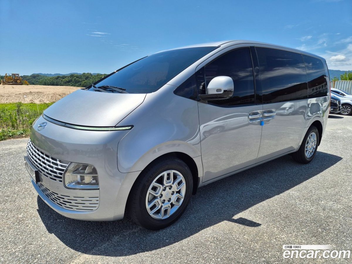 Hyundai Staria