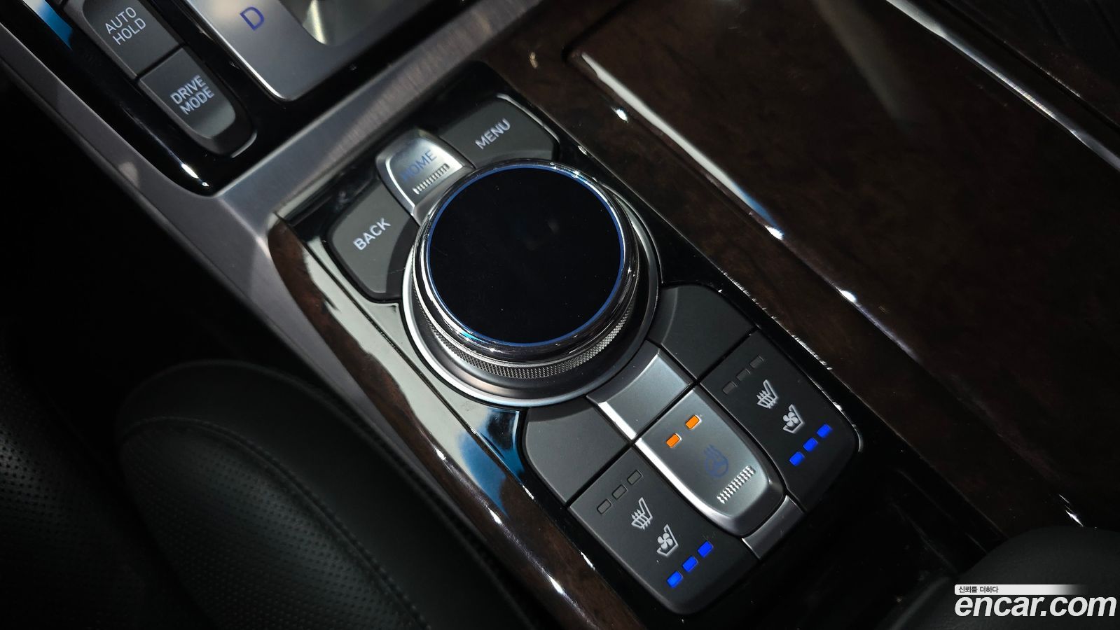 Genesis EQ900