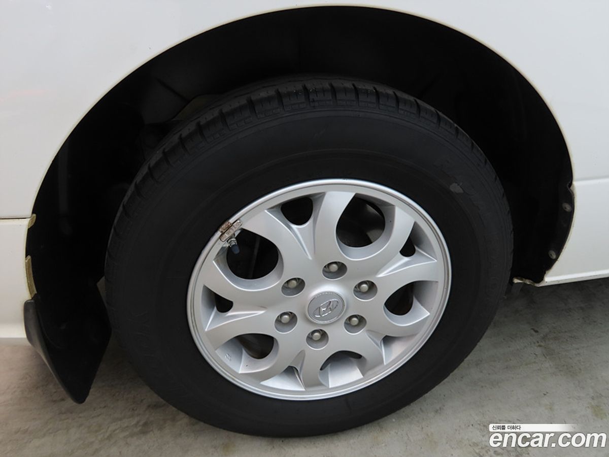 Hyundai Starex