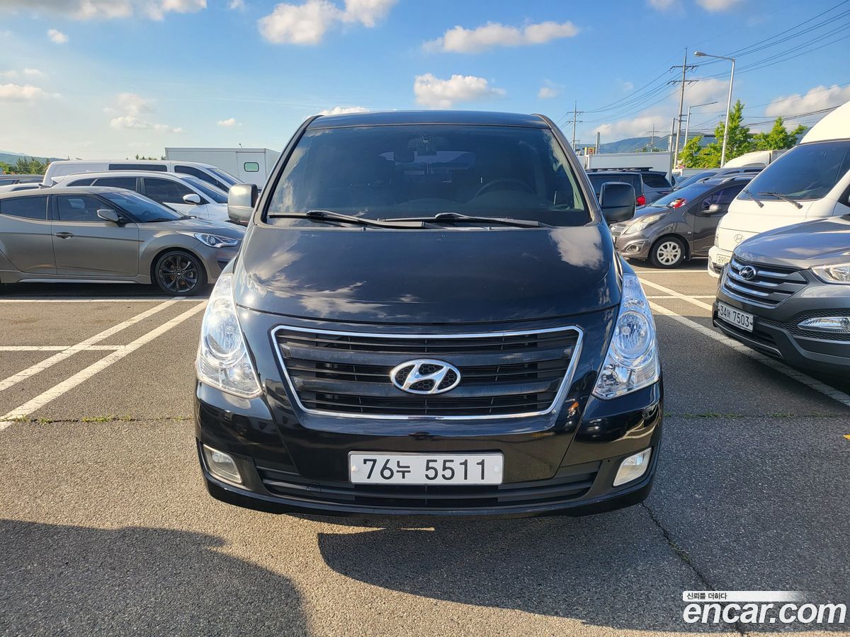 Hyundai Starex