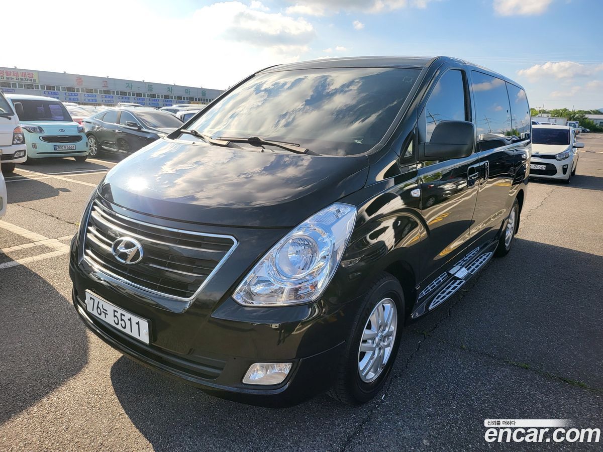 Hyundai Starex