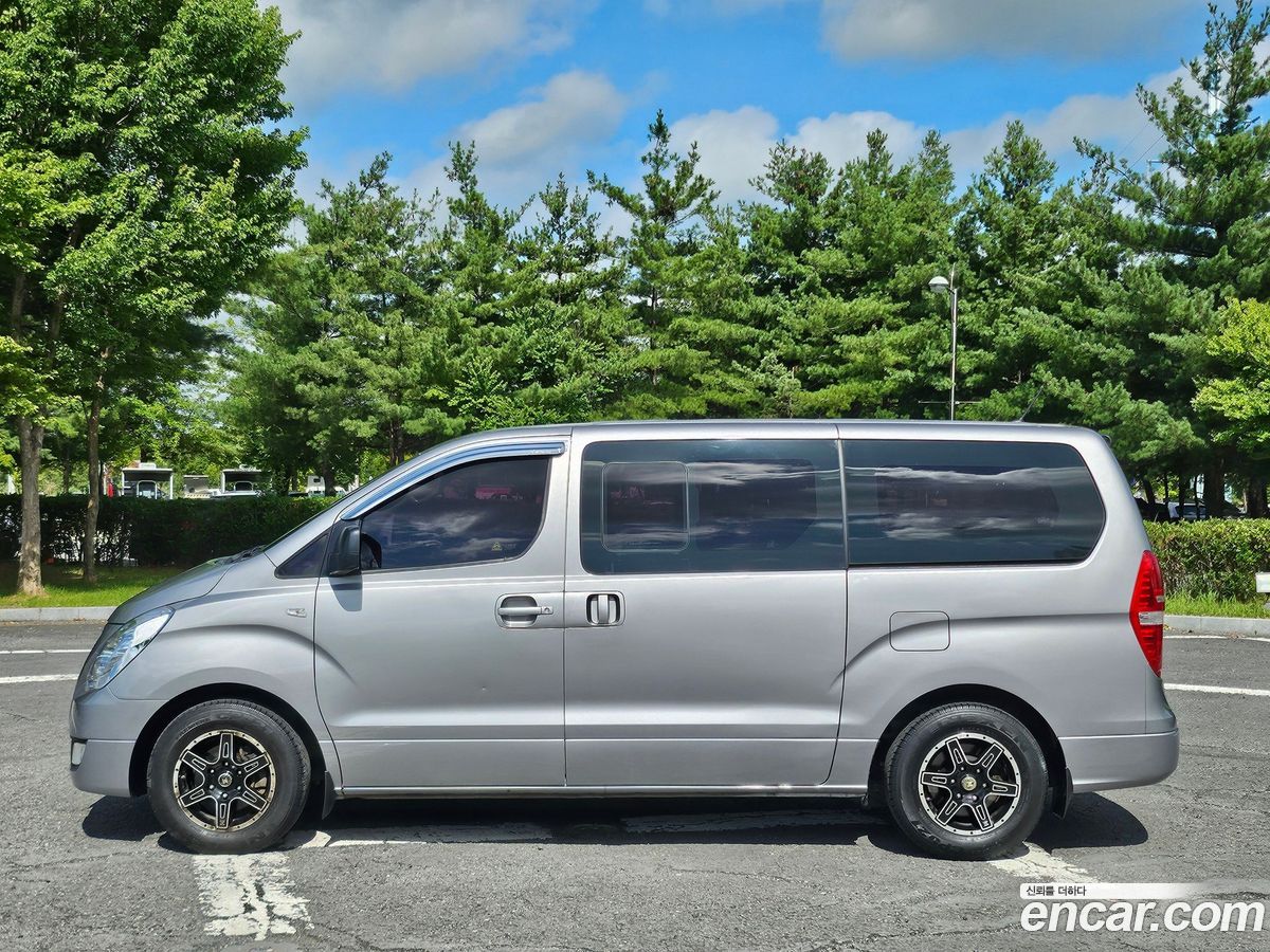 Hyundai Starex