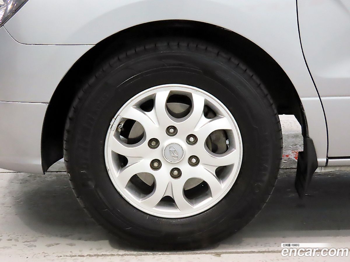 Hyundai Starex