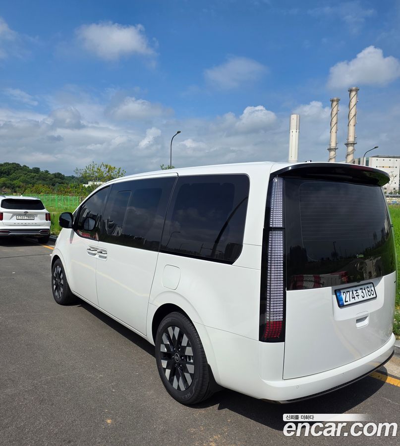 Hyundai Staria
