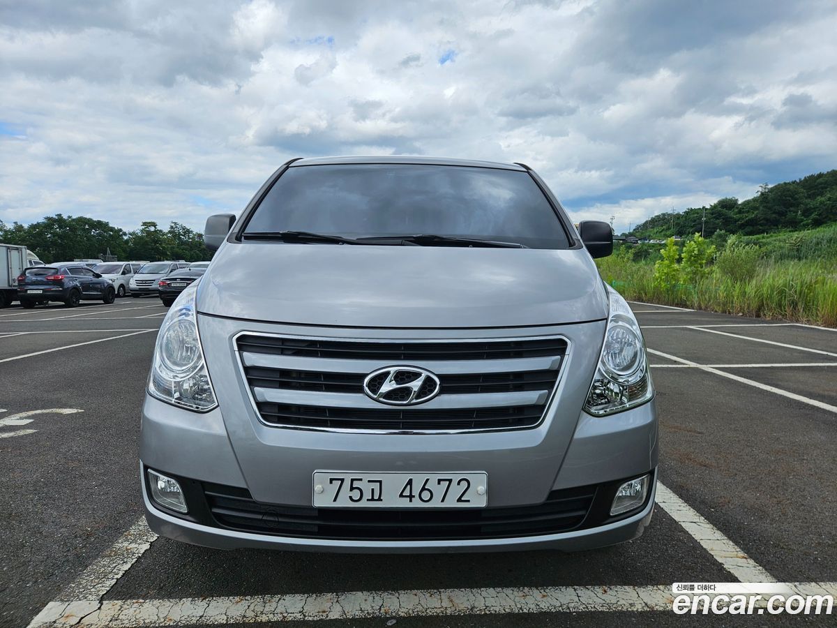 Hyundai Starex