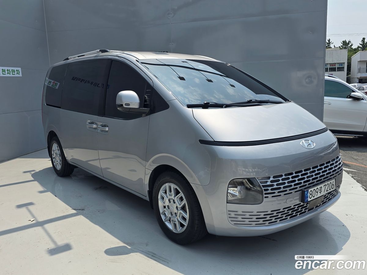Hyundai Staria
