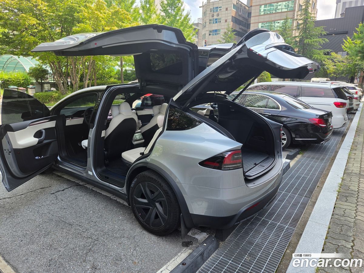Tesla Model X