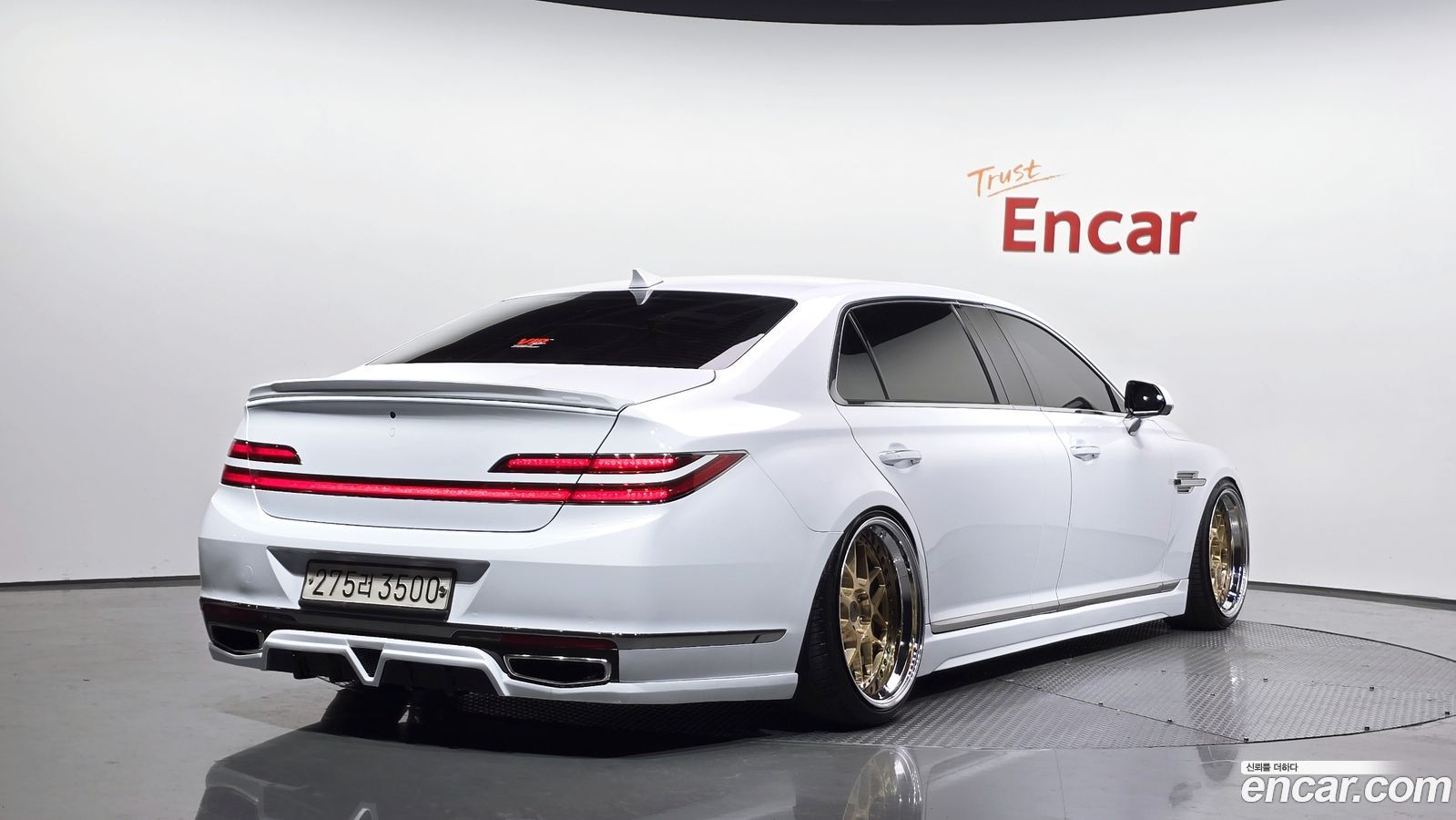 Genesis G90