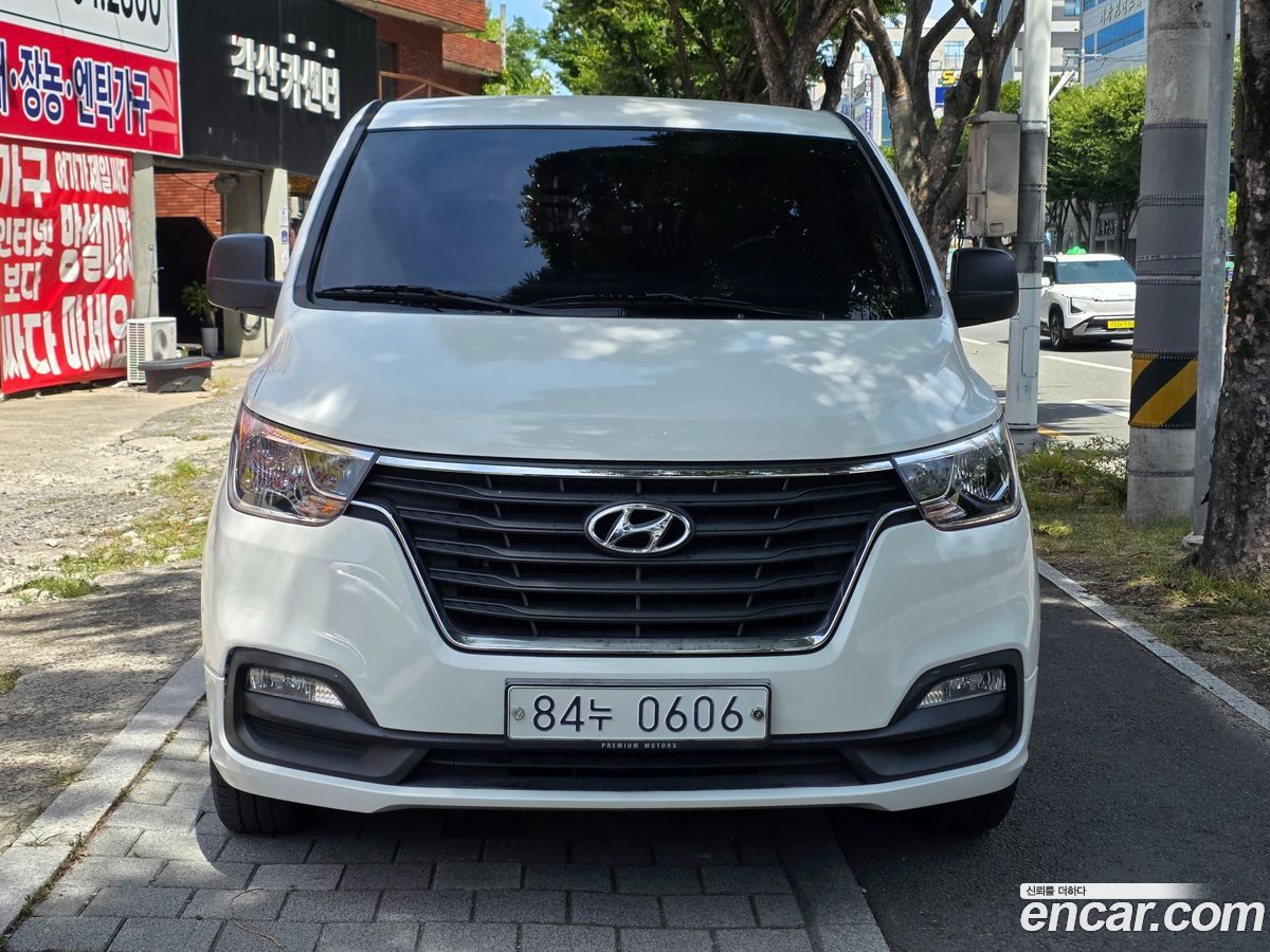 Hyundai Starex