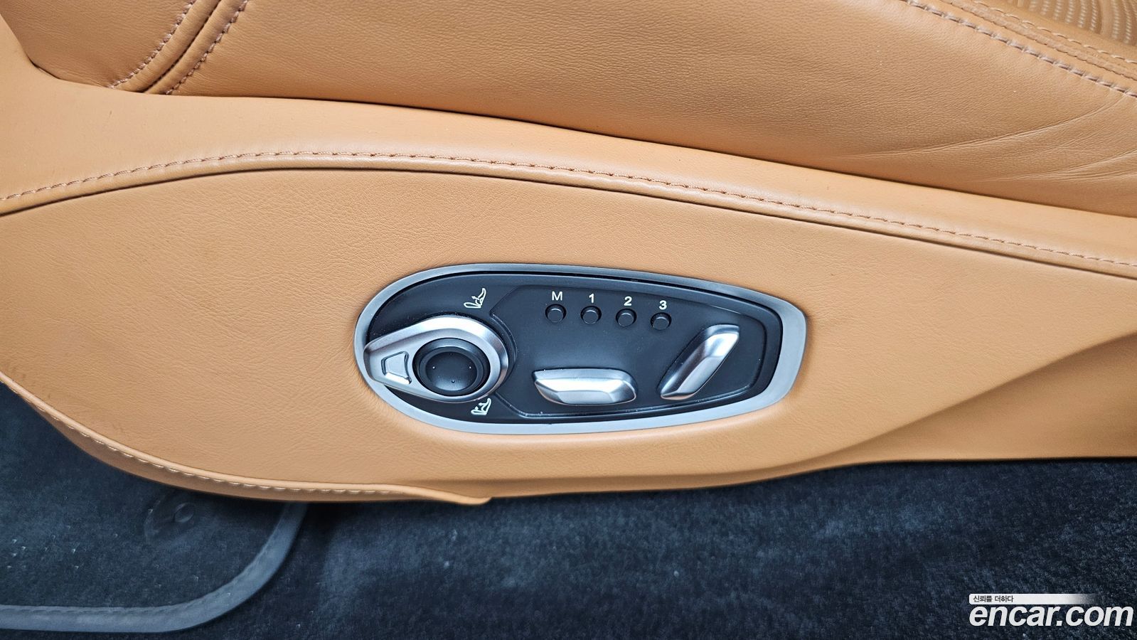 Astonmartin DBX
