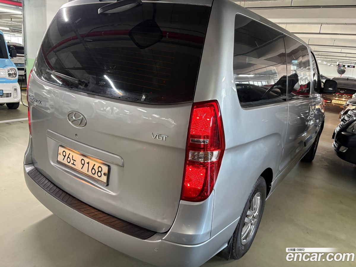 Hyundai Starex